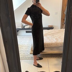 Elegant & cozy Black short sleeve knit dress